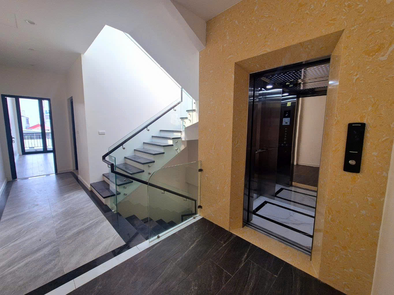 Nhà Phân lô 59m 6 Tầng- Vỉa hè Kinh Doanh | Thang máy - View Công Viên. Đường xe tải đua chỉ hơn 10 Tỷ